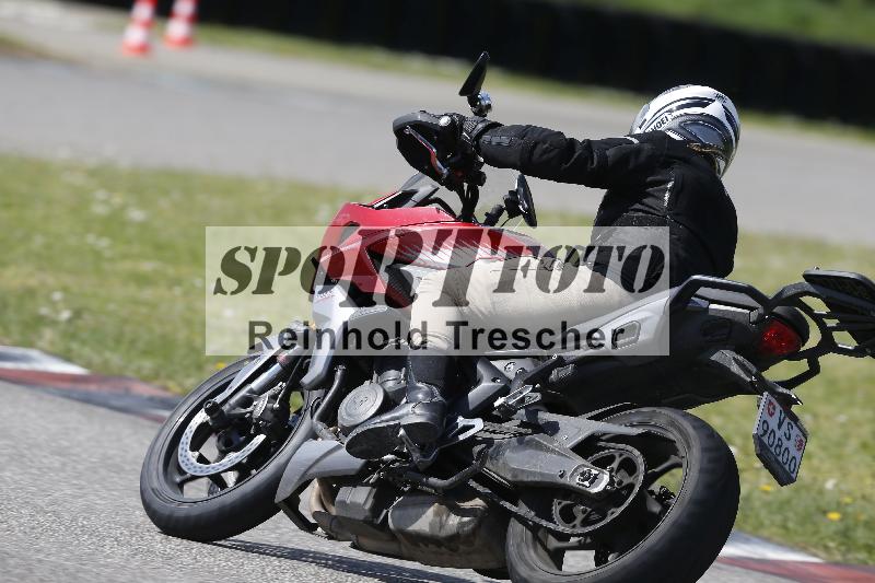 /Archiv-2025/09 22.04.2025 Cornu Master School ADR/gruen-vert/33